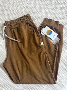 NEW Vuori Dream Knit Caramel Heather Drawstring Joggers